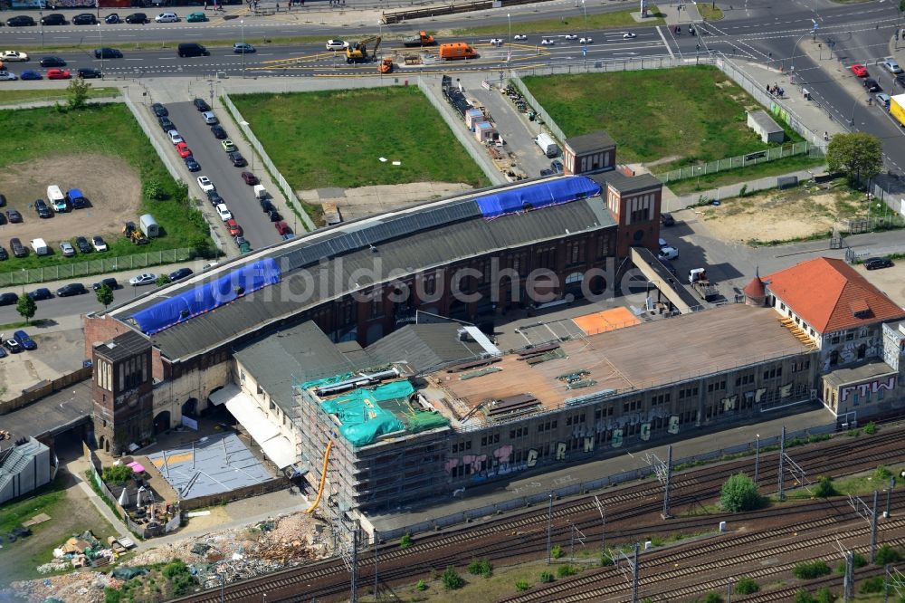 Berlin von oben - Umbau des Gebäudekomplexes Postbahnhof in Berlin - Friedrichshain