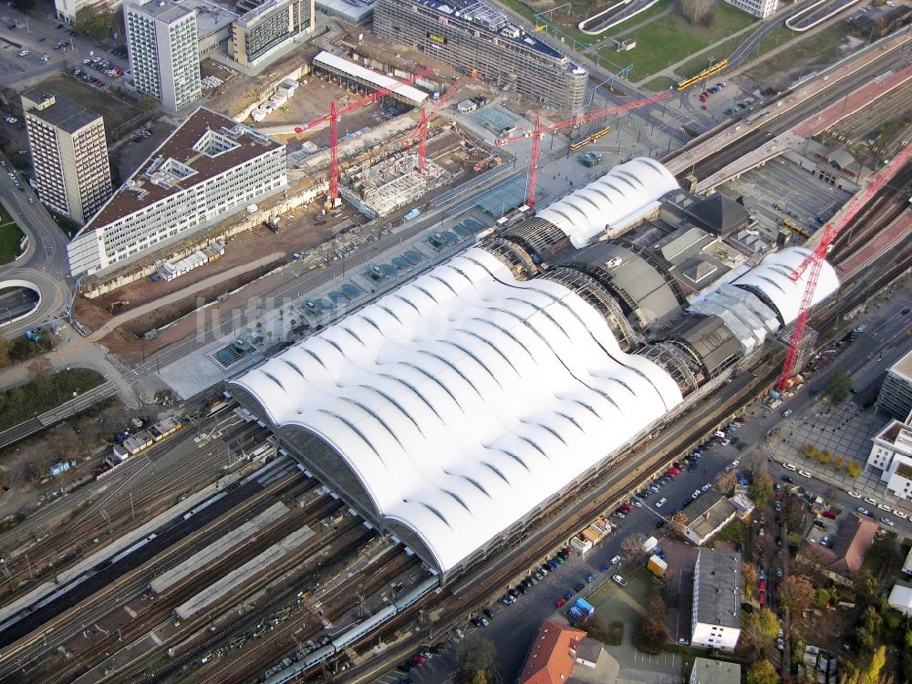 Dresden aus der Vogelperspektive: Umbau des Hauptbahnhof Dresden der Deutschen Bahn in Dresden im Bundesland Sachsen, Deutschland