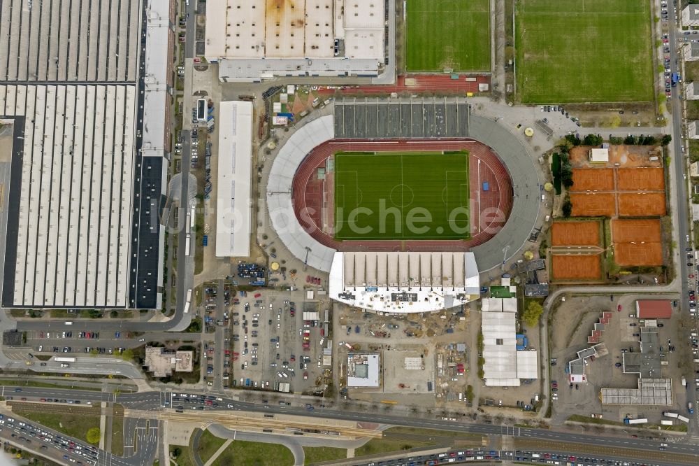 Luftaufnahme Braunschweig - Umbau der Haupttribühne am Eintracht-Stadion in Braunschweig im Bundesland Niedersachsen