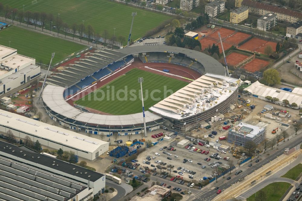 Braunschweig aus der Vogelperspektive: Umbau der Haupttribühne am Eintracht-Stadion in Braunschweig im Bundesland Niedersachsen