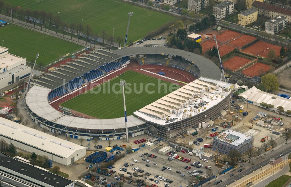 Luftbild Braunschweig - Umbau der Haupttribühne am Eintracht-Stadion in Braunschweig im Bundesland Niedersachsen