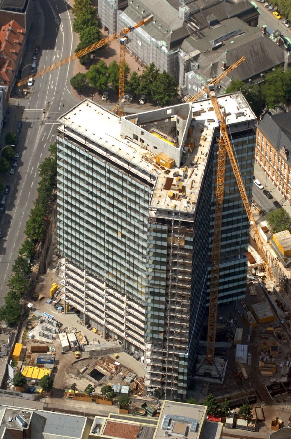 Luftbild Hamburg - Umbau des Hochhaus- Ensemble Emporio-Hochhaus im Ortsteil Neustadt in Hamburg, Deutschland