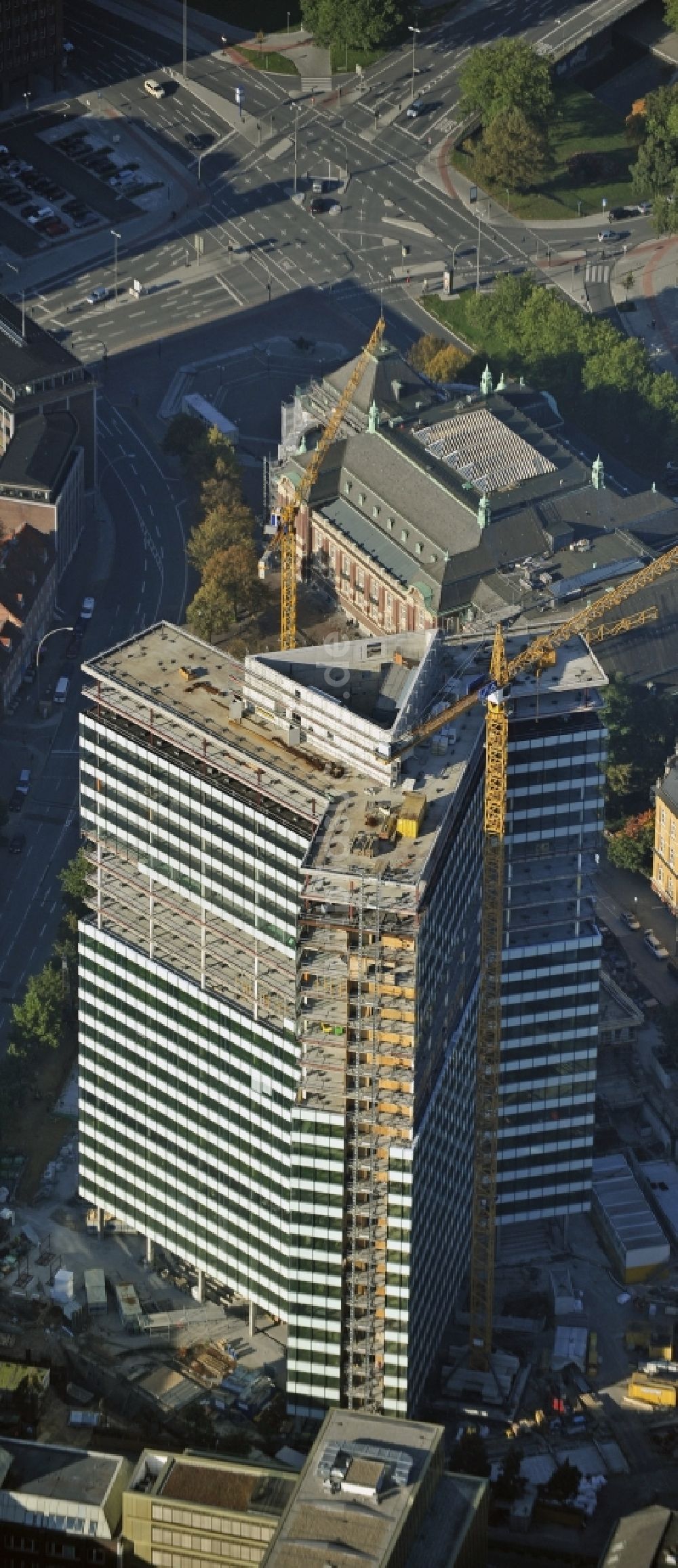 Luftbild Hamburg - Umbau des Hochhaus- Ensemble Emporio-Hochhaus im Ortsteil Neustadt in Hamburg, Deutschland