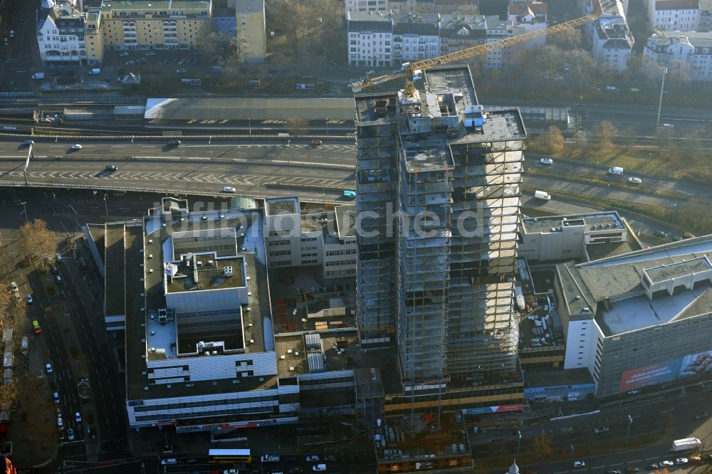 Berlin von oben - Umbau Hochhaus- Gebäude Steglitzer Kreisel im Bezirk Steglitz in Berlin