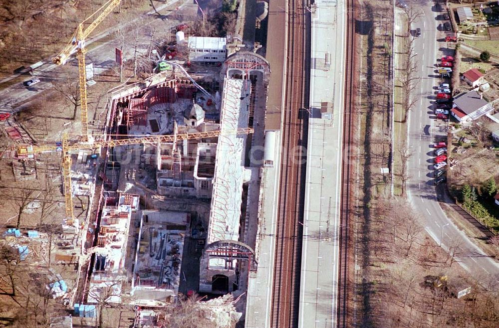 Potsdam von oben - Umbau des Kaiserbahnhofes in Potsdam zur Bahnakademie Firmen: 1) HochTief Construction AG <www