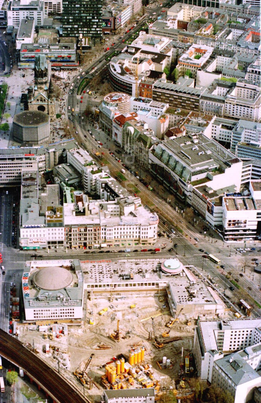 Berlin - Charlottenburg von oben - Umbau des Kranzlerecks am Kurfürstendamm in Charlottenburg.