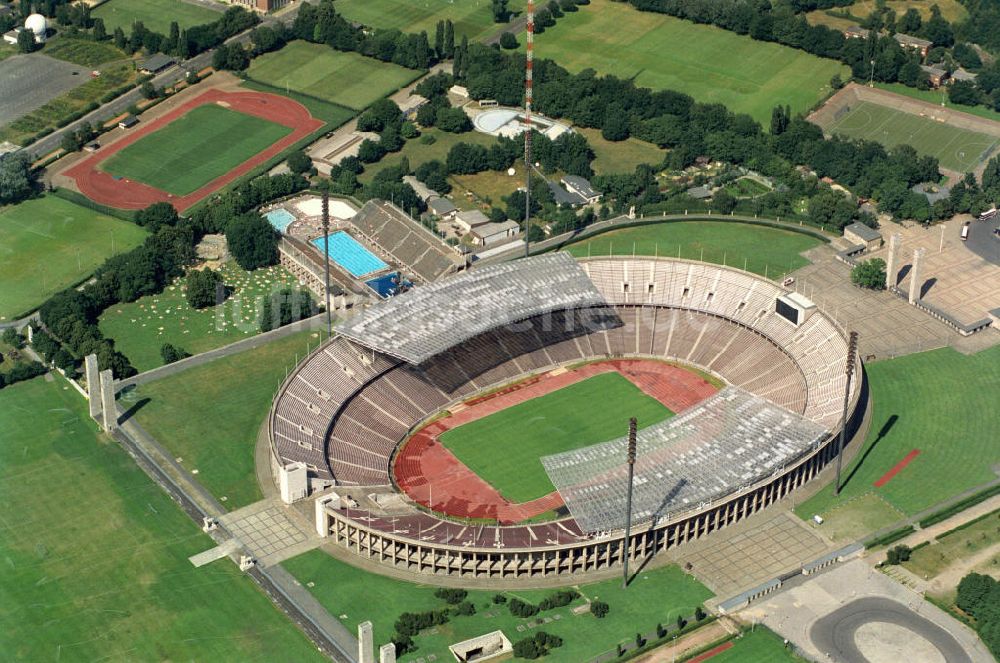 Luftbild Berlin - Umbau / Modernisierung Olympiastadion Berlin