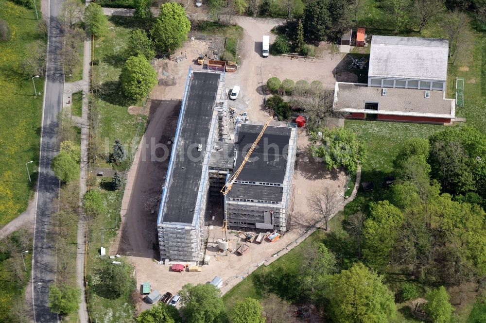 Luftbild Erfurt - Umbau und Modernisierung des Schulgebäudes Gisperslebener Schule im Ortsteil Gispersleben in Erfurt im Bundesland Thüringen, Deutschland