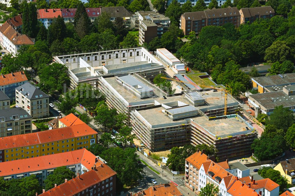 Luftbild Hannover - Umbau und Modernisierung des Schulgebäudes Integrierte Gesamtschule (IGS) in Hannover im Bundesland Niedersachsen, Deutschland