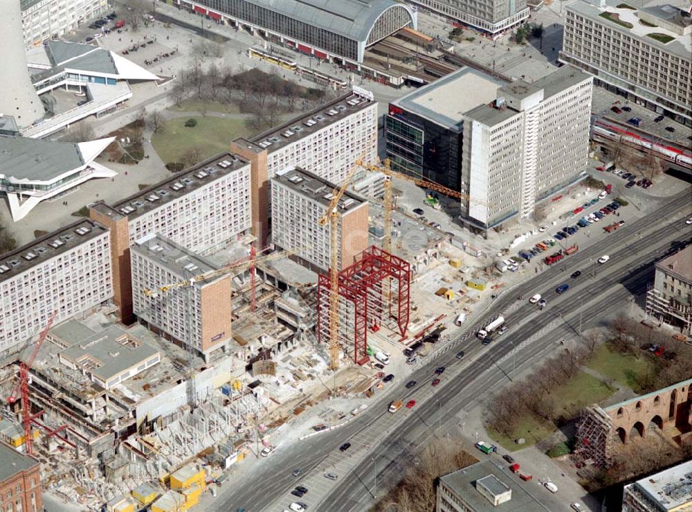 Berlin / Mitte aus der Vogelperspektive: Umbau der Rathauspassagen in Berlin-Mitte