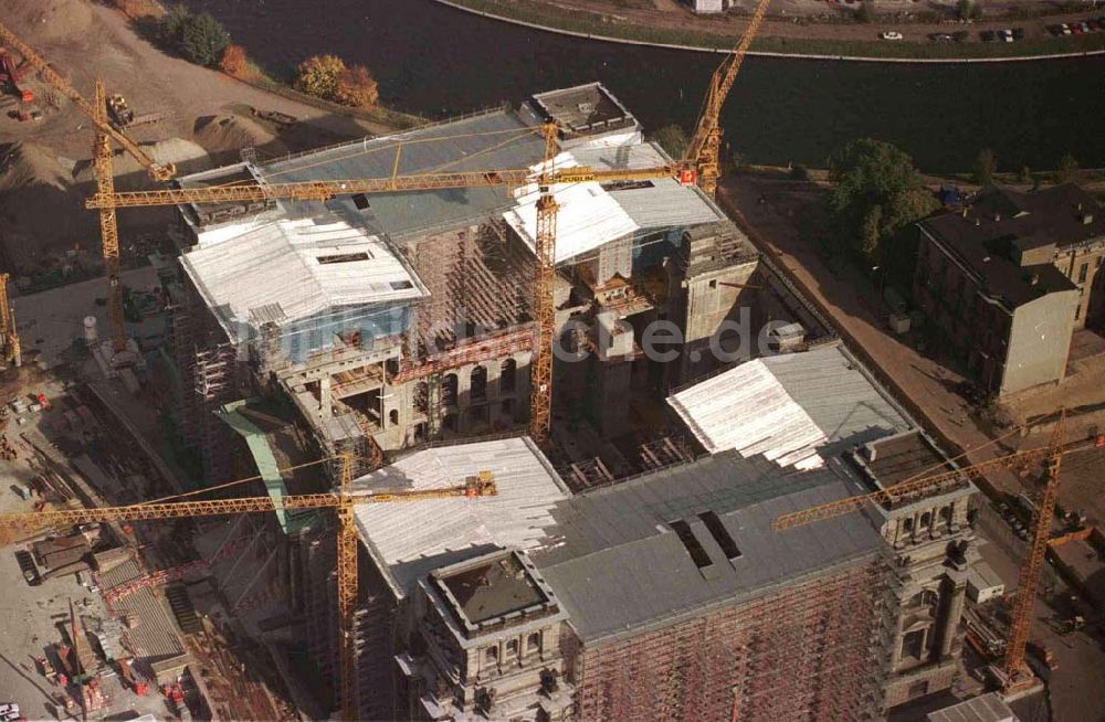 Berlin aus der Vogelperspektive: Umbau Reichstag Jede Verwendung nur mit Urheberangabe: Foto: LUFTBILD & PRESSEFOTO/Robert Grahn und Belegzusendung bei Drucken statthaft !!