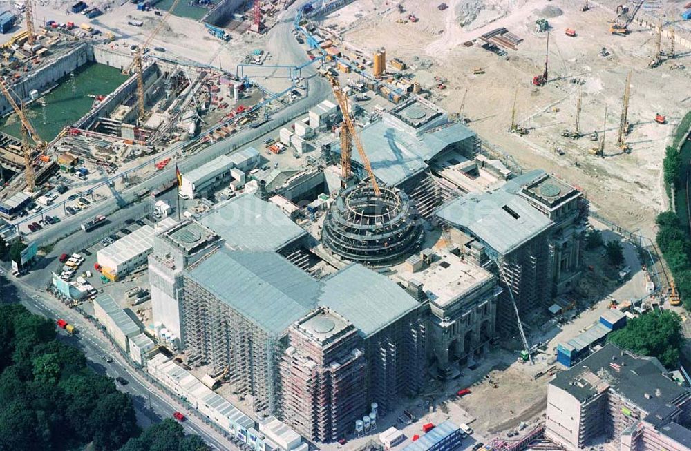 Luftbild Berlin - Tiergarten - Umbau des Reichstages und des Spreebogens zum Regierungsviertel