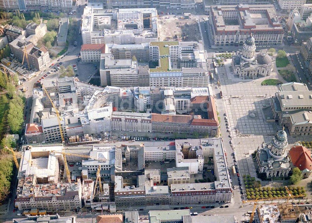 Luftbild Berlin - Umbau der Repräsentanz der Deutschen Telekom und Neubau des Sendezentrums SAT 1 am Gendarmenmarkt in Berlin - Mitte.