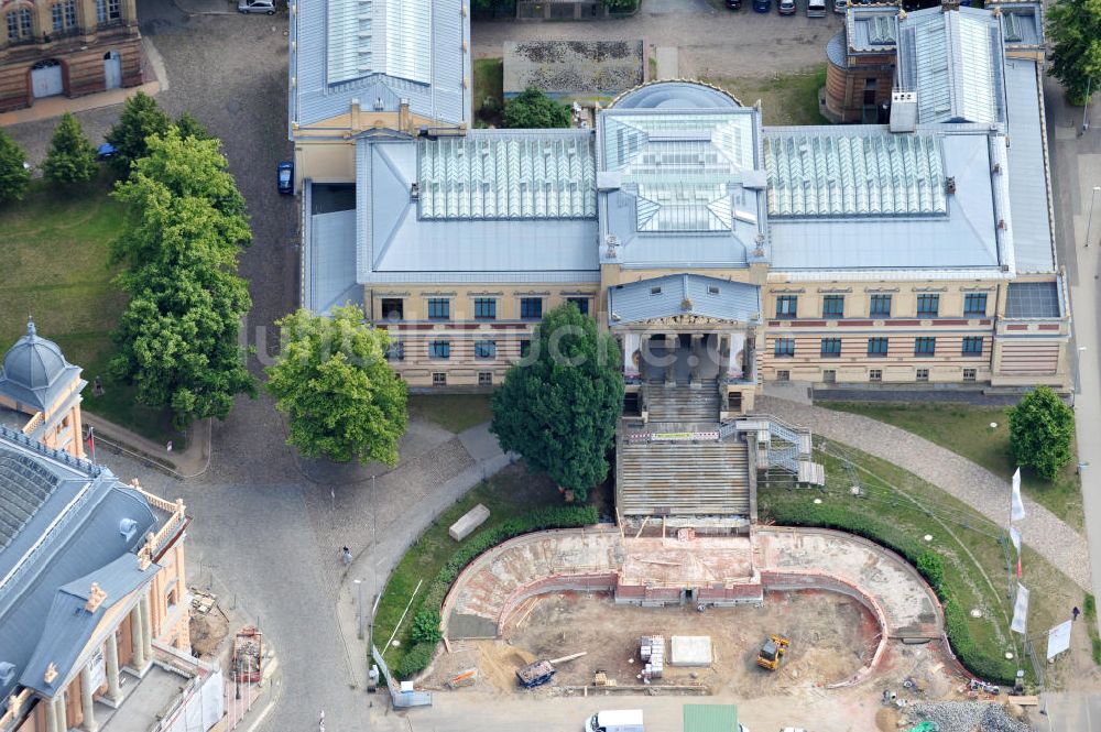 Schwerin aus der Vogelperspektive: Umbau- und Restaurationsarbeiten am Emsemble des Alten Garten in Schwerin