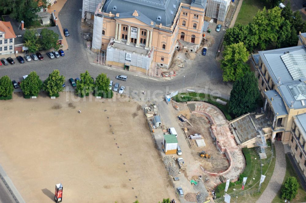 Luftaufnahme Schwerin - Umbau- und Restaurationsarbeiten am Emsemble des Alten Garten in Schwerin