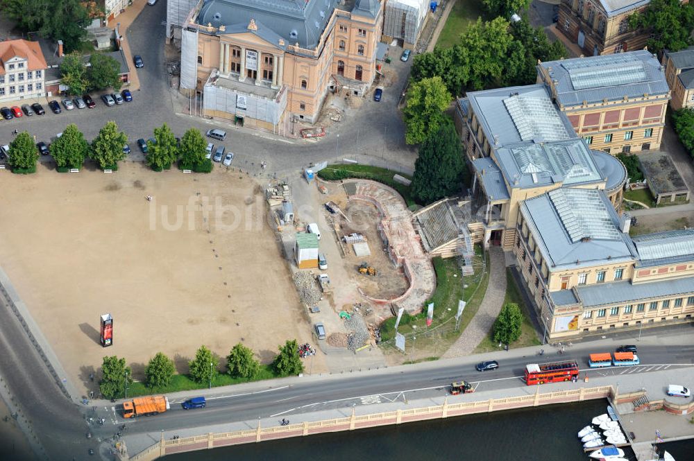 Schwerin aus der Vogelperspektive: Umbau- und Restaurationsarbeiten am Emsemble des Alten Garten in Schwerin