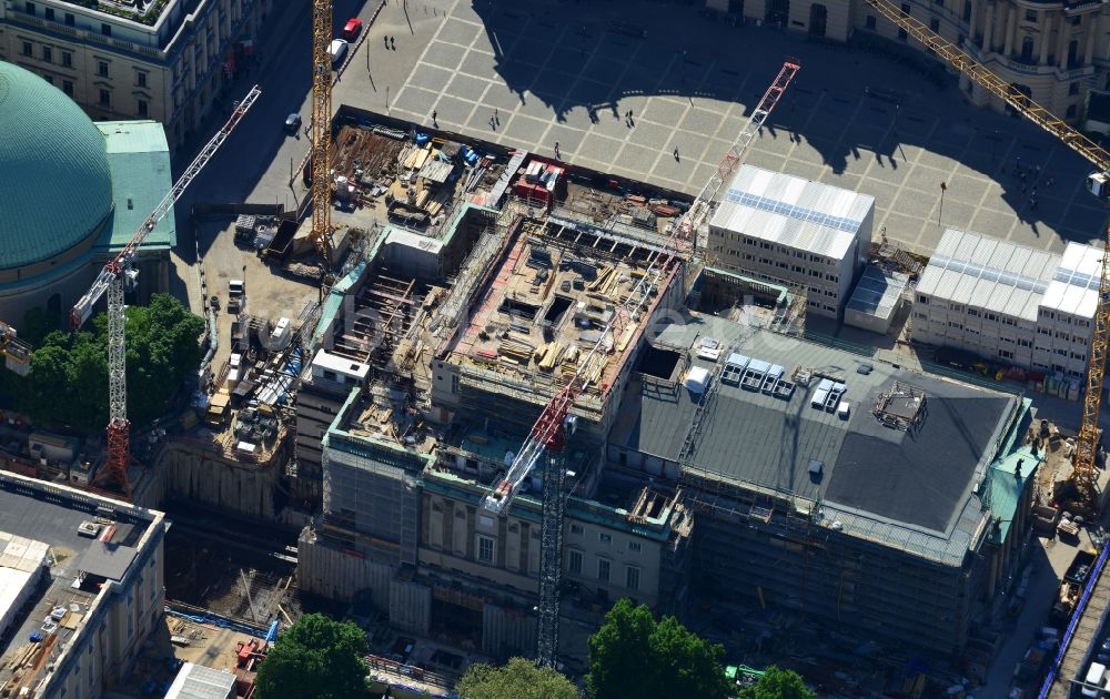 Luftbild Berlin - Umbau und Sanierung des Gebäudes der Staatsoper Unter den Linden in Berlin Mitte am Bebelplatz