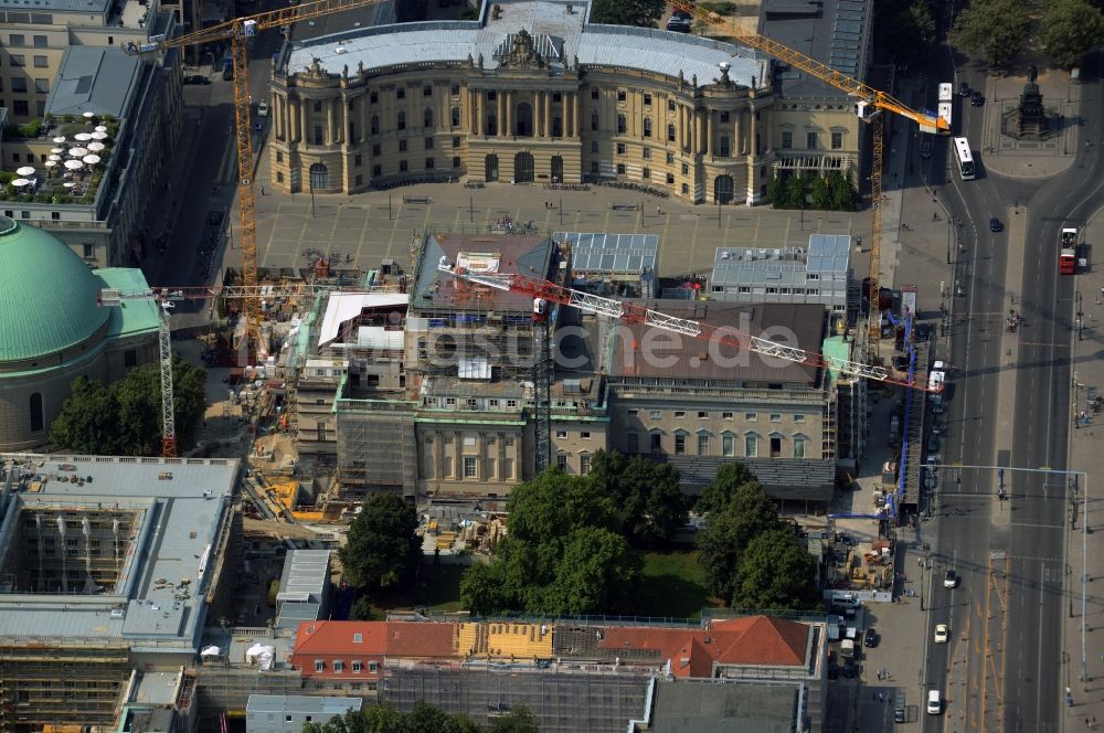 Luftbild Berlin - Umbau und Sanierung des Gebäudes der Staatsoper Unter den Linden in Berlin Mitte am Bebelplatz