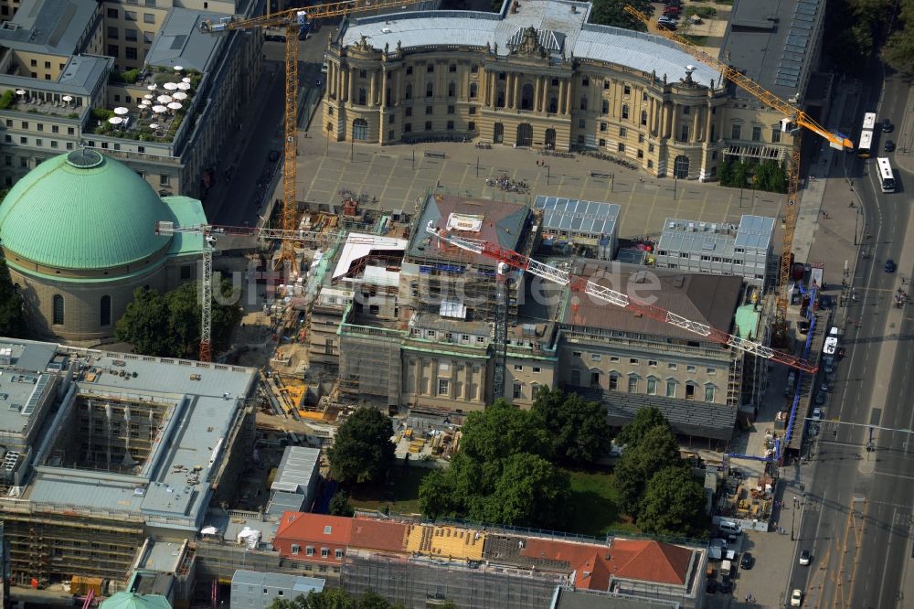 Luftaufnahme Berlin - Umbau und Sanierung des Gebäudes der Staatsoper Unter den Linden in Berlin Mitte am Bebelplatz