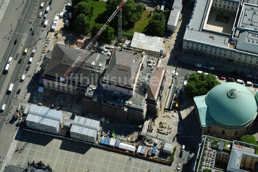 Luftaufnahme Berlin - Umbau und Sanierung des Gebäudes der Staatsoper Unter den Linden in Berlin Mitte am Bebelplatz