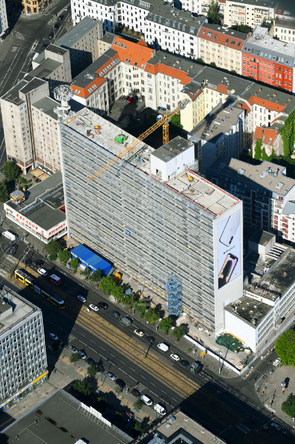 Luftaufnahme Berlin - Umbau und Sanierung des Hochhaus- Gebäude Pressehaus am Alexanderplatz in Mitte in Berlin, Deutschland