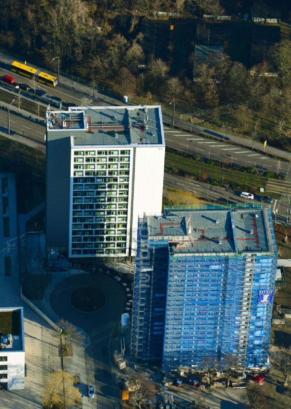 Dresden von oben - Umbau und Sanierung des Hochhaus- Gebäude in der Südvorstadt-Ost in Dresden im Bundesland Sachsen, Deutschland