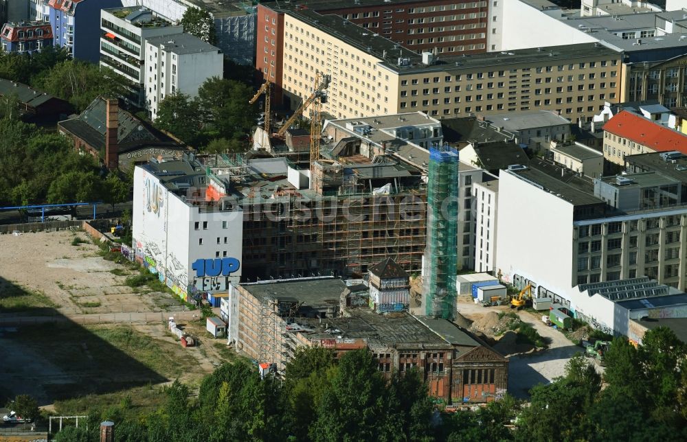 Berlin von oben - Umbau und Sanierung des Werksgelände der alten Fabrik Die Berliner Eisfabrik im Ortsteil Mitte in Berlin, Deutschland