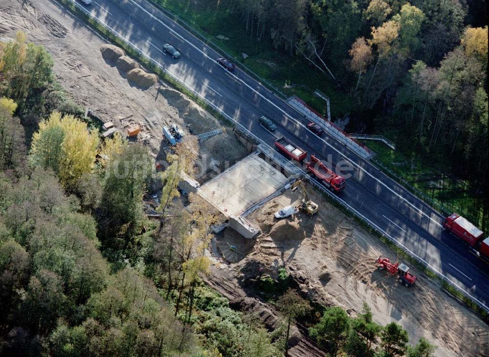 Luftaufnahme Zernsdorf / Brandenburg - Umbau des südlichen Berliner Ringes bei Zernsdorf - ein Projekt der SCHÄLERBAU BERLIN GmbH.