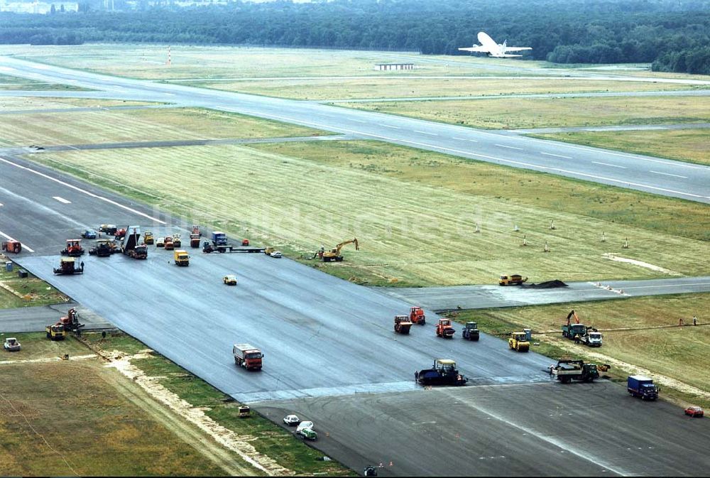 Luftaufnahme Berlin-Tegel - Umbau der SLB am Flughafen Tegel in Berlin.