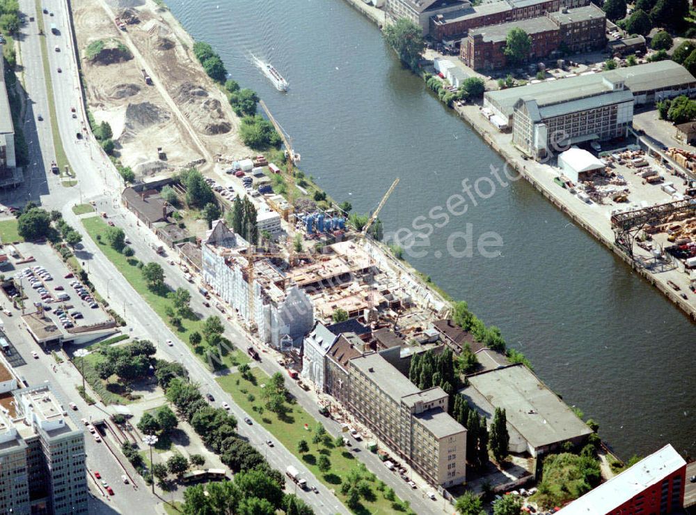 Luftaufnahme Berlin - Friedrichshain - Umbau von Speicher- und Lagerflächen im ehem