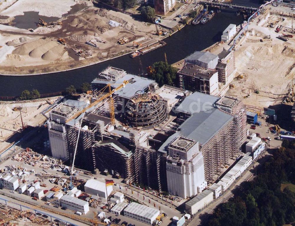 Luftbild Berlin-Tiergarten - Umbau des Spreebogens und des Berliner Reichstages 19.09.1997