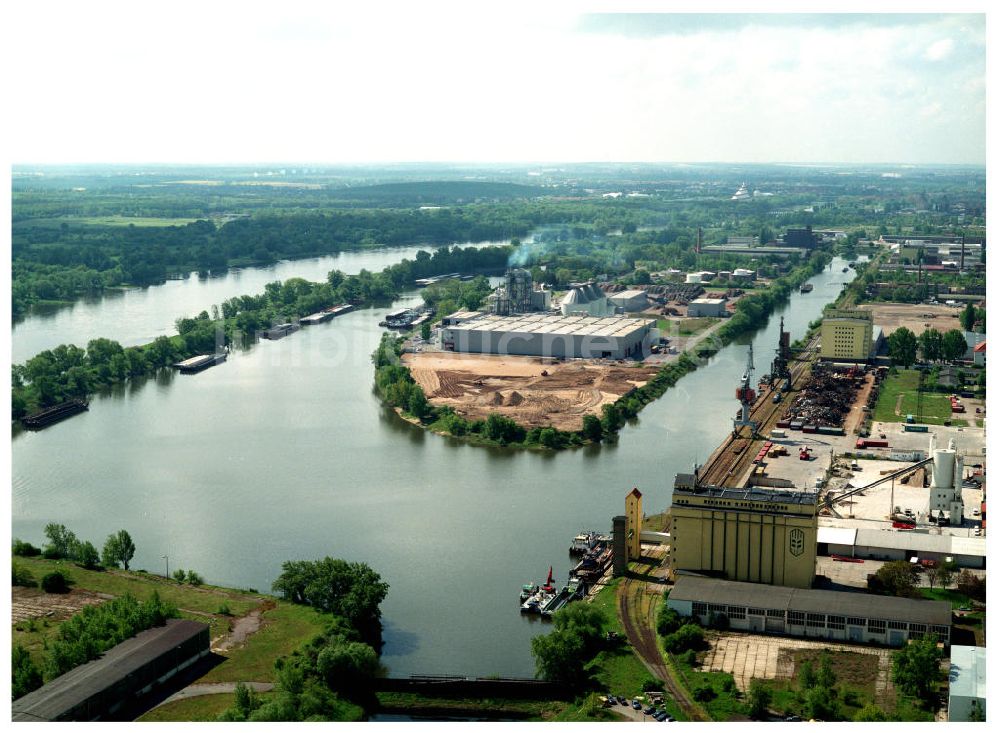 Magdeburg / Sachsen-Anhalt aus der Vogelperspektive: Umbauarbeiten am Binnenhafen Magdeburg und Ausgleichs- und Ersatzmaßnahmen am Wasserstraßenkreuz Magdeburg / Elbe-Havel-Kanal