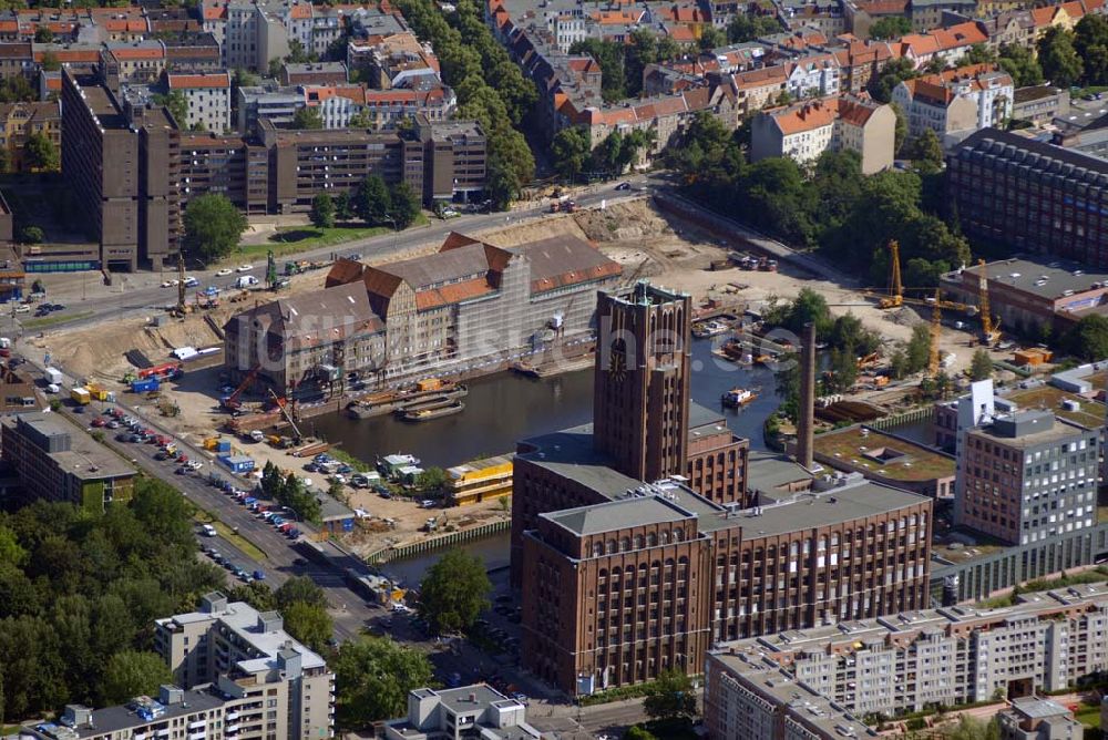 Luftaufnahme Berlin - Umbauarbeiten am Tempelhofer Hafen