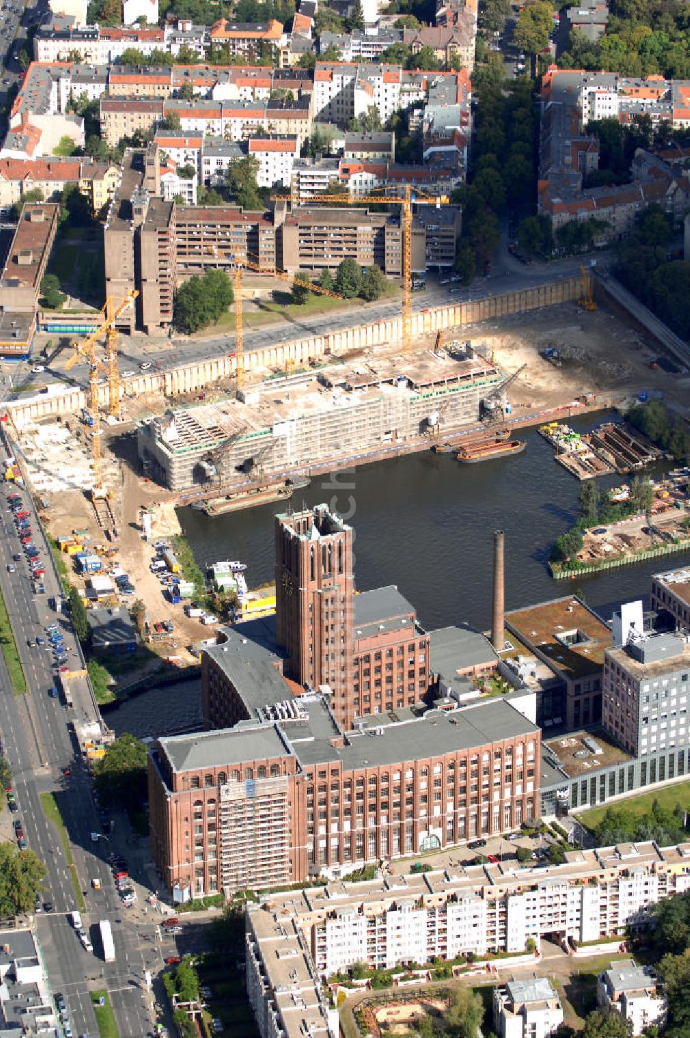 Luftbild Berlin - Umbauarbeiten am Tempelhofer Hafen