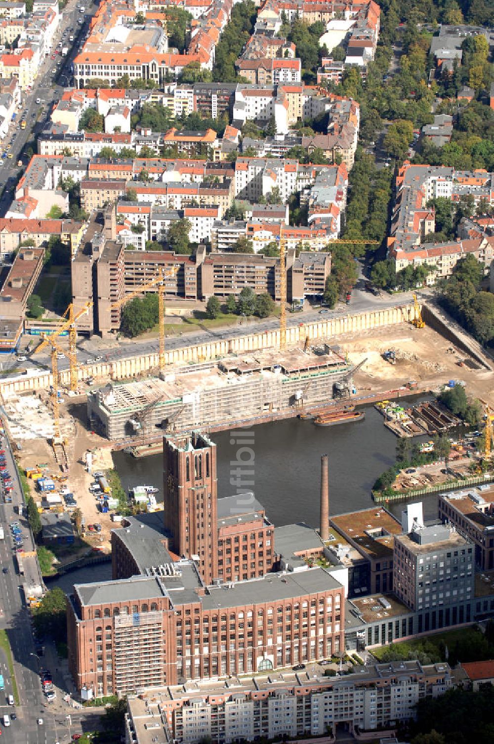 Berlin von oben - Umbauarbeiten am Tempelhofer Hafen