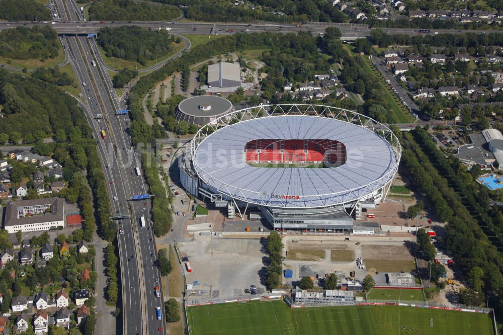 Leverkusen von oben - Umgebaute BayArena des Bayer 04 Leverkusen - Modded BayArena of the Bayer 04 Leverkusen