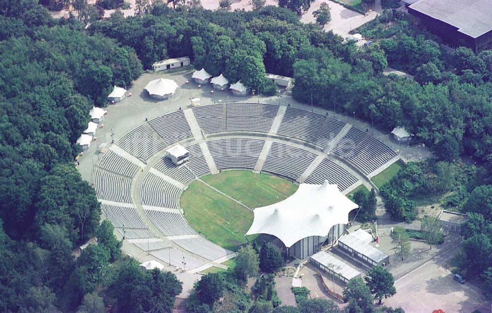 Luftbild Berlin-Köpenick - Umgebaute Freilichtbühne am FEZ in der Wuhlheide in Berlin-Köpenick.