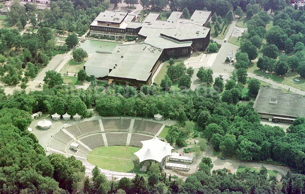 Luftaufnahme Berlin-Köpenick - Umgebaute Freilichtbühne am FEZ in der Wuhlheide in Berlin-Köpenick.