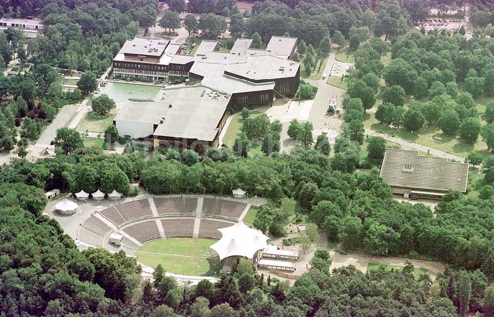 Berlin-Köpenick von oben - Umgebaute Freilichtbühne am FEZ in der Wuhlheide in Berlin-Köpenick.