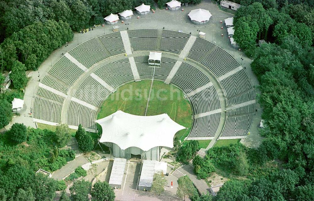 Luftbild Berlin-Köpenick - Umgebaute Freilichtbühne am FEZ in der Wuhlheide in Berlin-Köpenick.