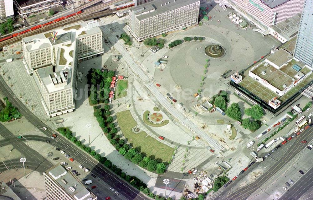 Berlin aus der Vogelperspektive: Umgebauter Alexanderplatz nach der Straßenbahnschienenverlegung in Berlin-Mitte.