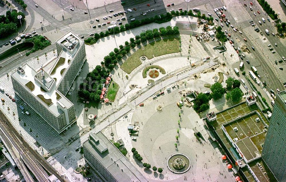 Berlin von oben - Umgebauter Alexanderplatz nach der Straßenbahnschienenverlegung in Berlin-Mitte.