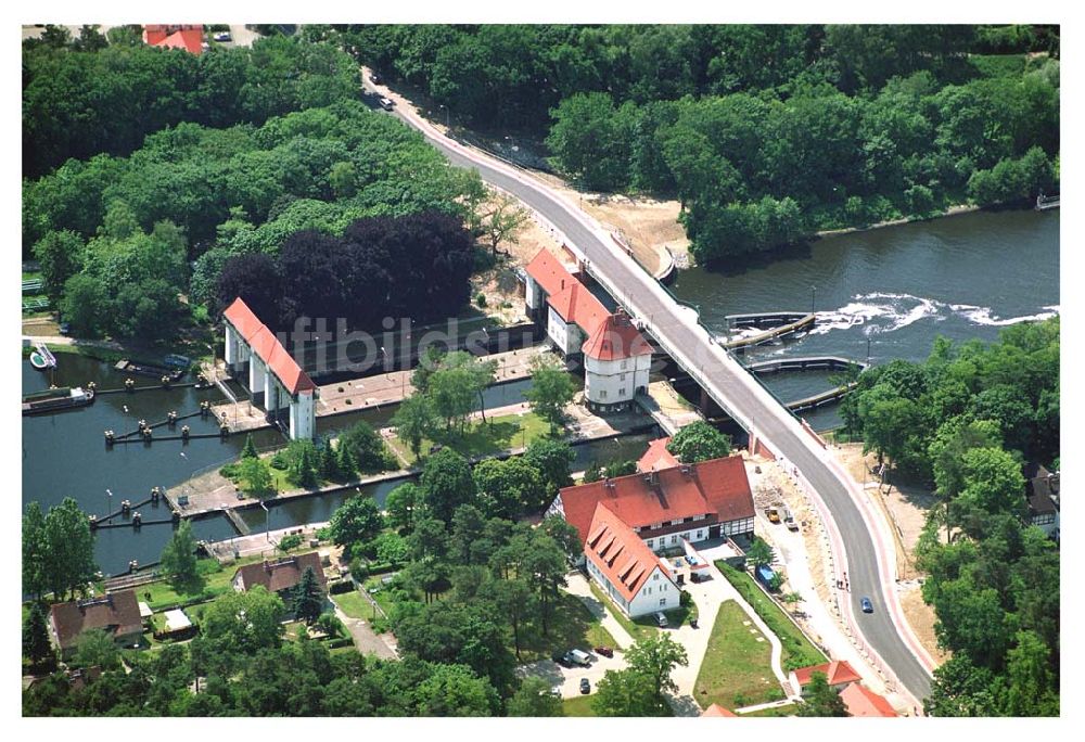 Kleinmachnow aus der Vogelperspektive: Umgehungsbrücke an der Schleuse Klein Machnow