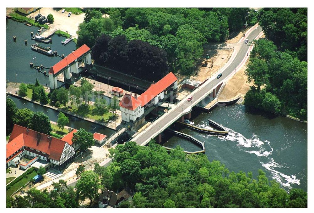 Luftaufnahme Kleinmachnow - Umgehungsbrücke an der Schleuse Klein Machnow