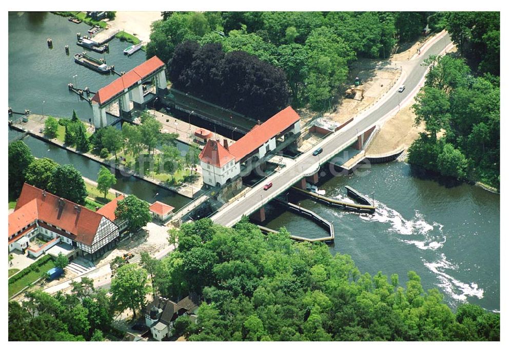 Klein Machnow / BRB aus der Vogelperspektive: Umgehungsbrücke an der Schleuse Klein Machnow