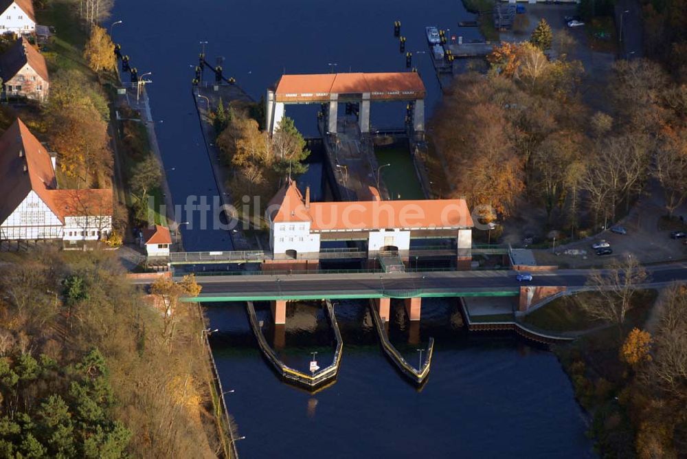 Luftbild Kleinmachnow - Umgehungsbrücke an der Schleuse Klein Machnow