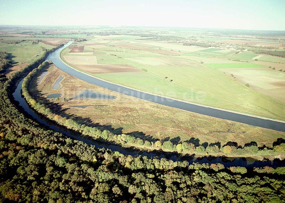 Parchau / Sachsen-Anhalt aus der Vogelperspektive: Umgeleiteter Elbe-Havel-Kanal südlich von Parchau, östlich von Burg in Sachsen-Anhalt.