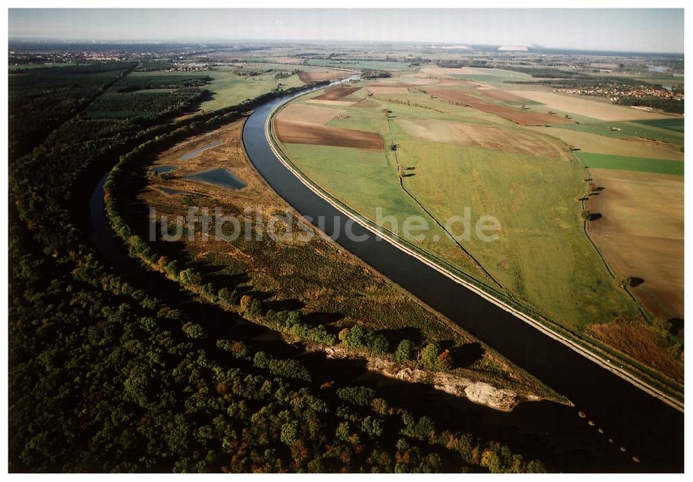 Luftbild Parchau / Sachsen-Anhalt - Umgeleiteter Elbe-Havel-Kanal südlich von Parchau, östlich von Burg in Sachsen-Anhalt. 14.10.2003