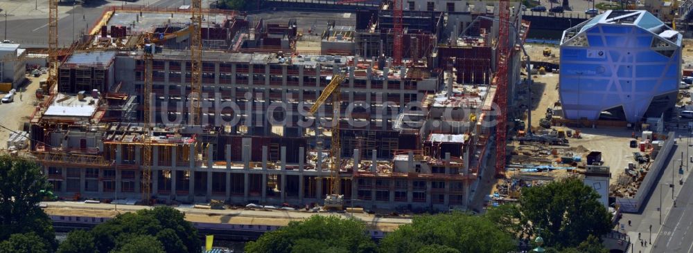 Luftbild Berlin - Umgestaltung des Schlossplatz durch die Baustelle zum Neubau des Humboldt - Forums in Berlin - Mitte