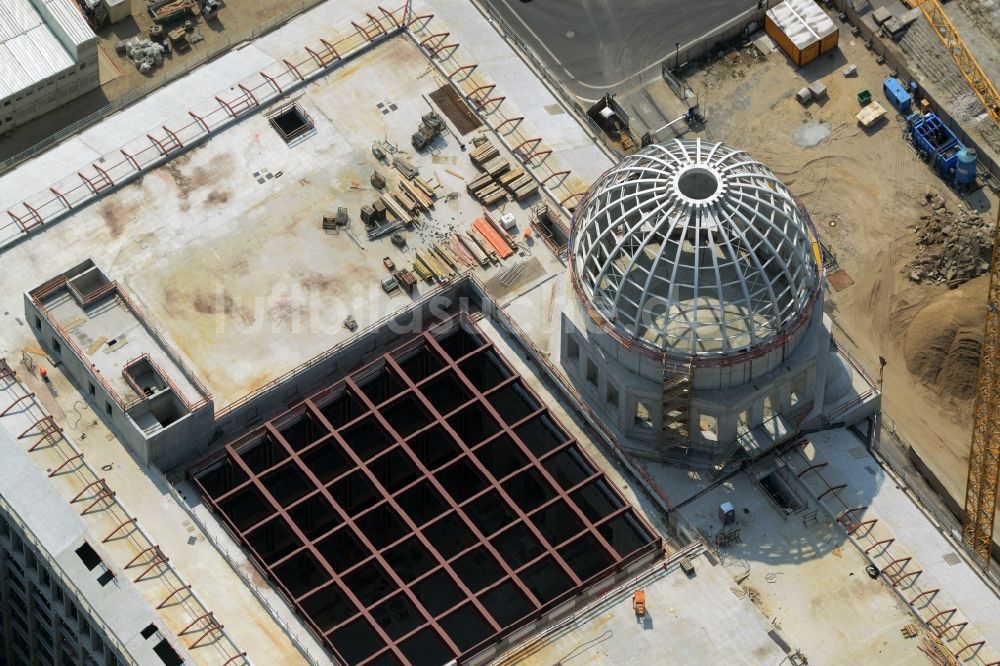 Berlin von oben - Umgestaltung des Schlossplatz durch die Baustelle zum Neubau des Humboldt - Forums in Berlin - Mitte